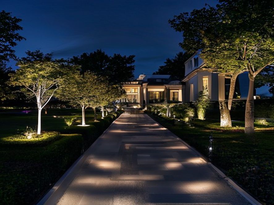 Woodinville Estate Grounds in Woodinville, WA, a Duskline landscape lighting installation